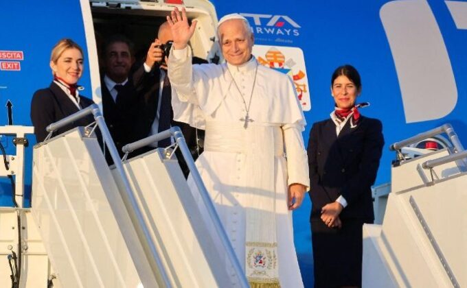Il Papa parte per la Francia